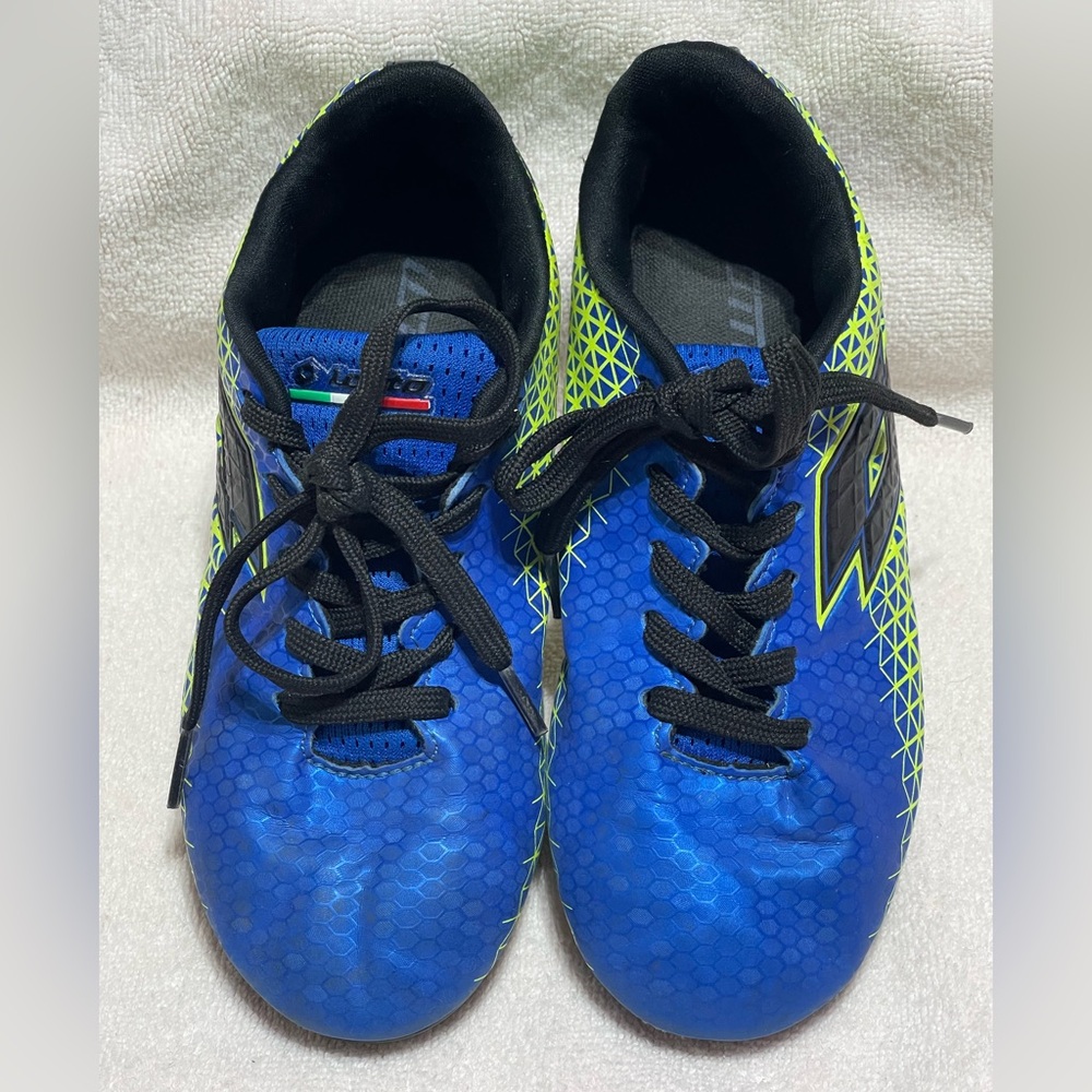 KIDS CLEATS BY “LOTTO” IN BLUE, LIME GREEN AND BLACK, SIZE 3 - Picture 2 of 5